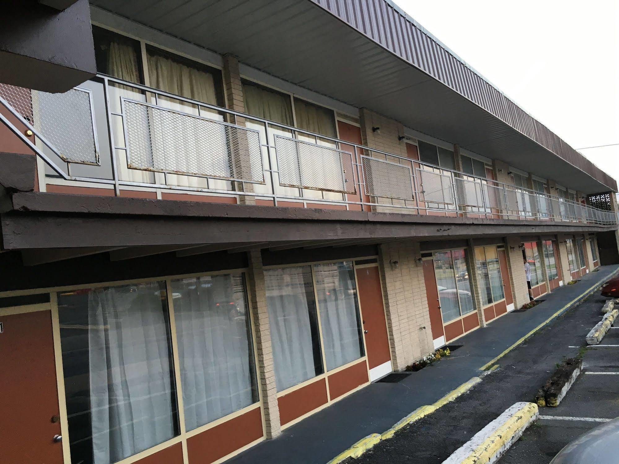 Sonrise Inn Lincoln Hwy By Oyo Breezewood Ngoại thất bức ảnh