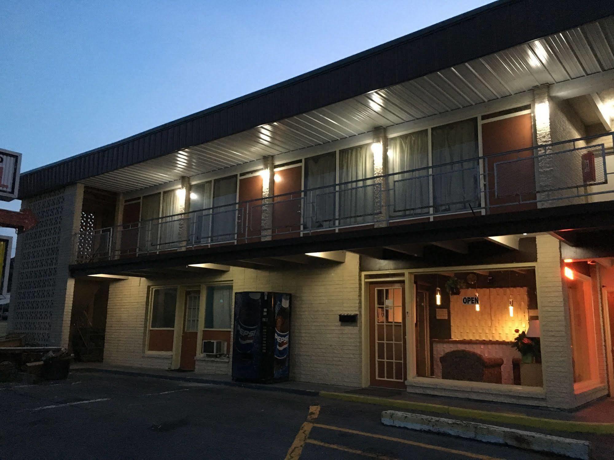 Sonrise Inn Lincoln Hwy By Oyo Breezewood Ngoại thất bức ảnh